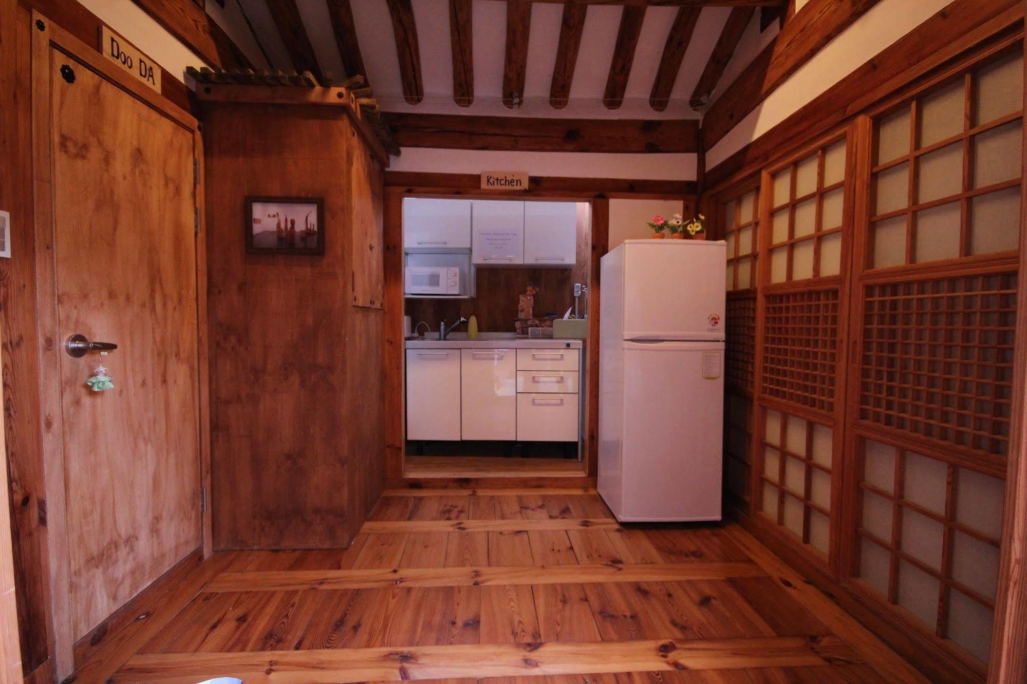 Doo Hanok Guesthouse Séoul Extérieur photo
