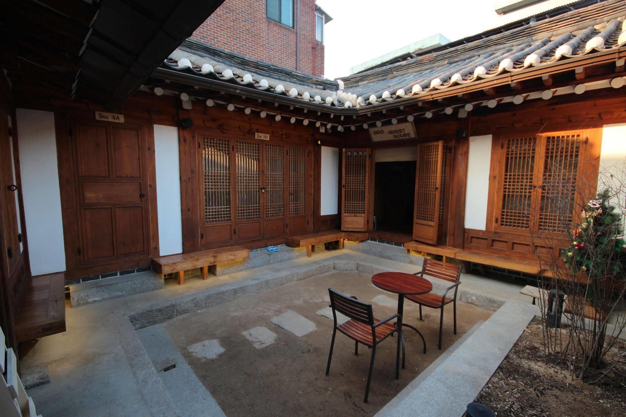Doo Hanok Guesthouse Séoul Extérieur photo